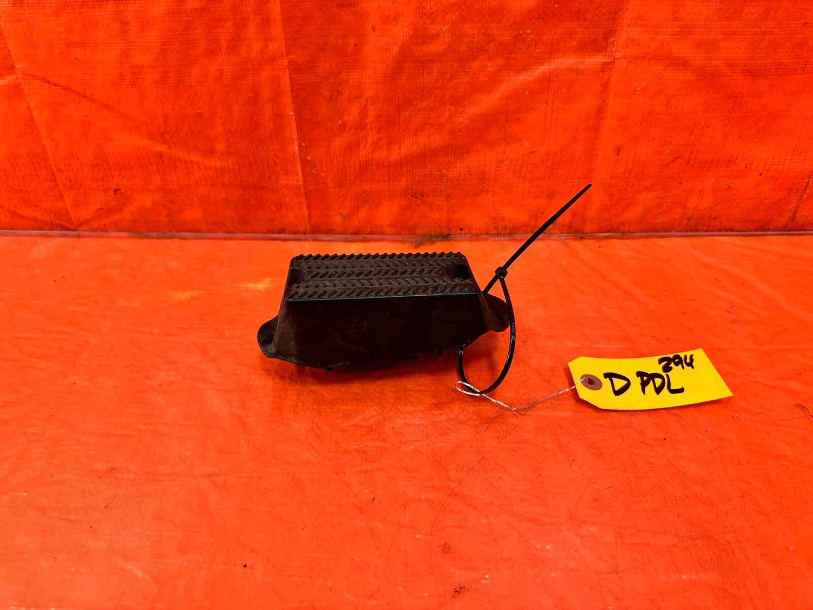 92 00 HONDA CIVIC   DEAD EXTRA PEDAL FOOT REST DELETE   OEM FACTORY OE #2941