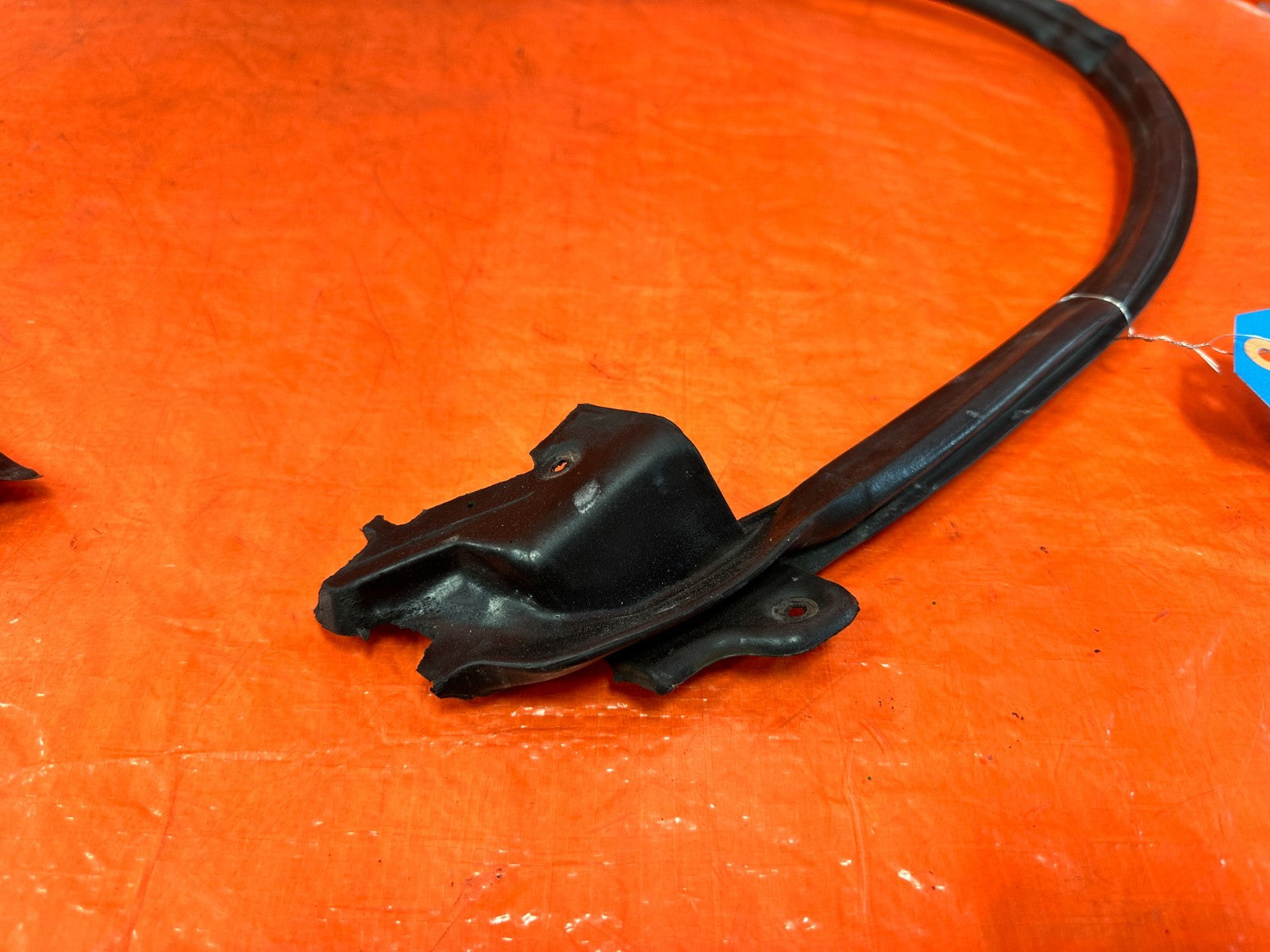 00 09 HONDA S2000   DRIVER LEFT DOOR MOUNTED WEATHER STRIP   OEM #S2K1