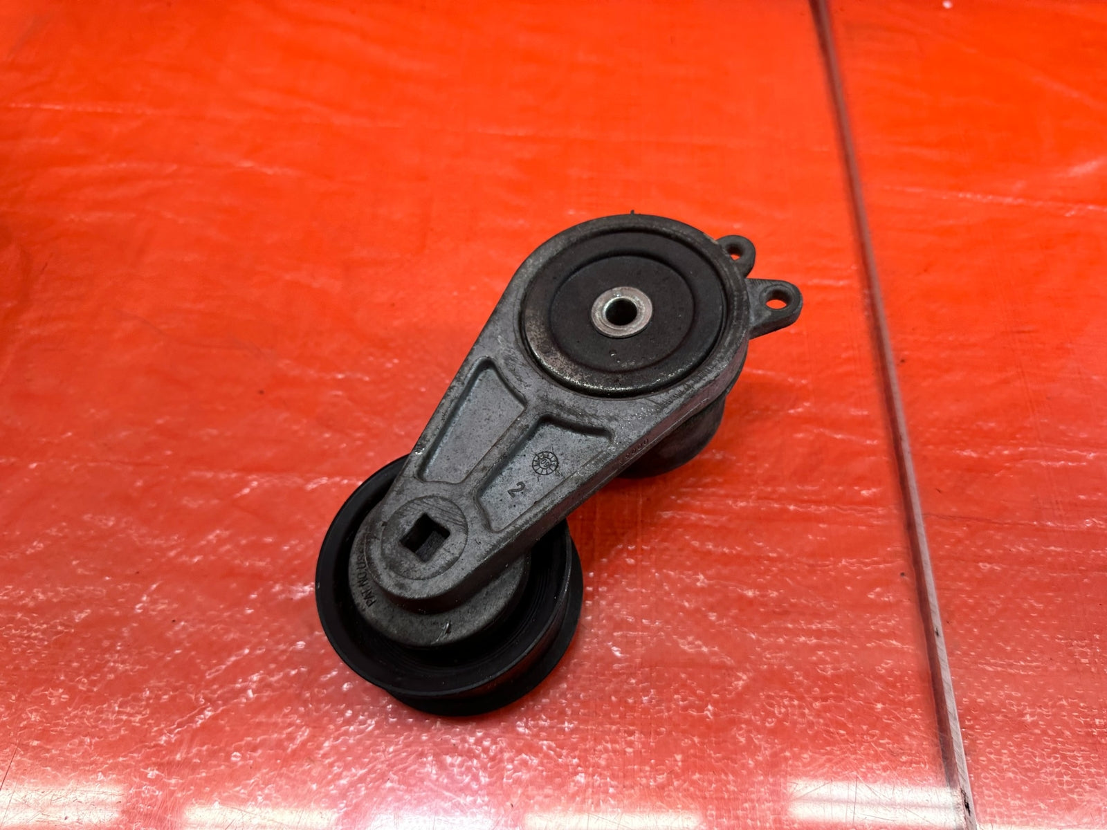 08 15 INFINITI G37 & Q60   VQ37VHR   BELT TENSIONER W/ PULLEY   OEM #1886