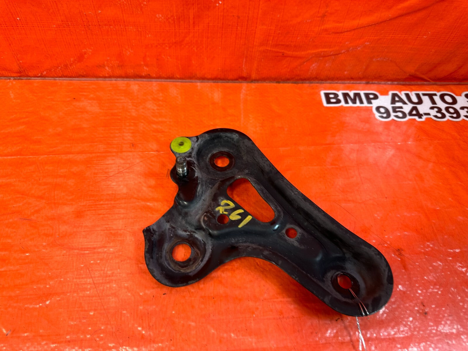 02 10 LEXUS SC430   LEFT SUBFRAME BRACKET CROSSMEMBER PLATE   OEM #2615
