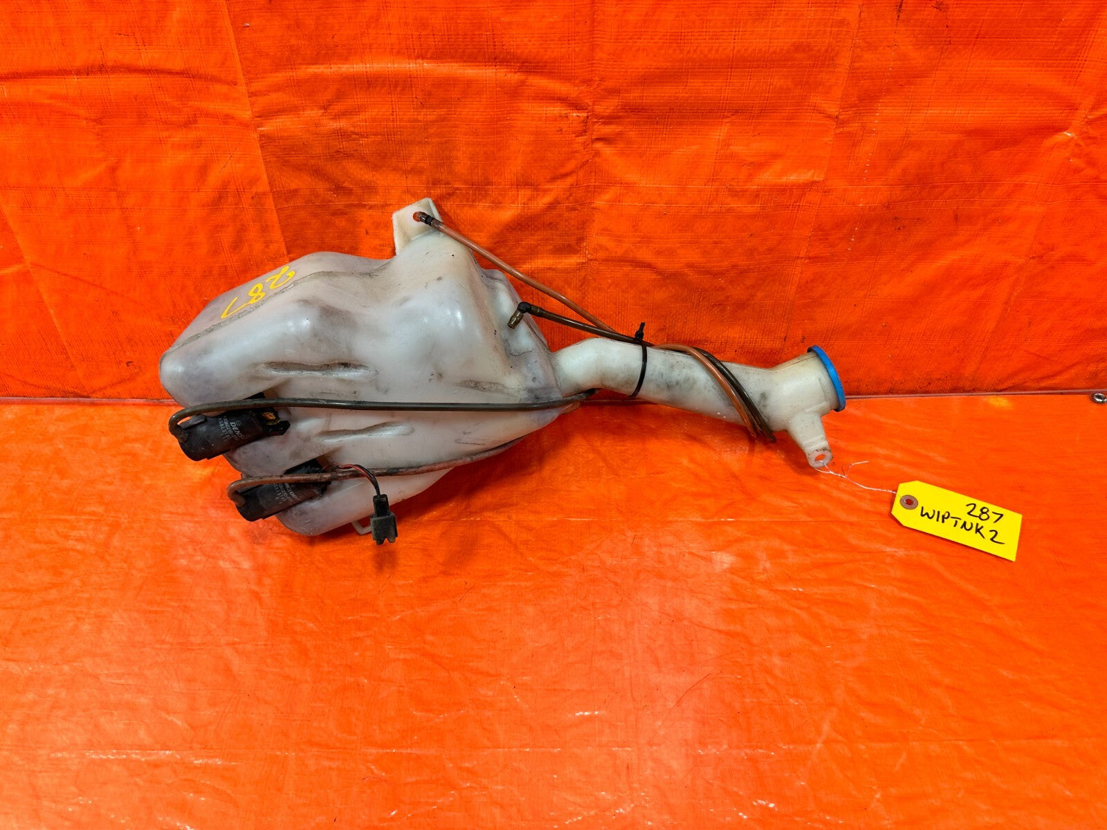 96 00 HONDA CIVIC DX HATCHBACK WINDSHIELD WIPER RESERVOIR TANK W/ MOTOR OEM #2870