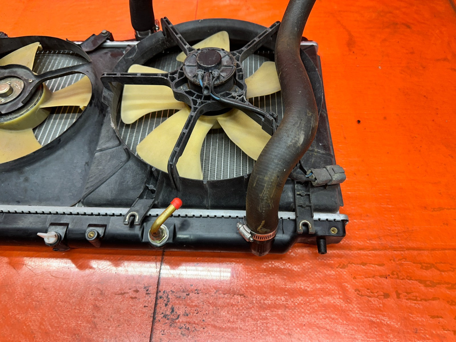 92 96 HONDA PRELUDE RADIATOR ASSEMBLY FANS HOSES OEM #33212