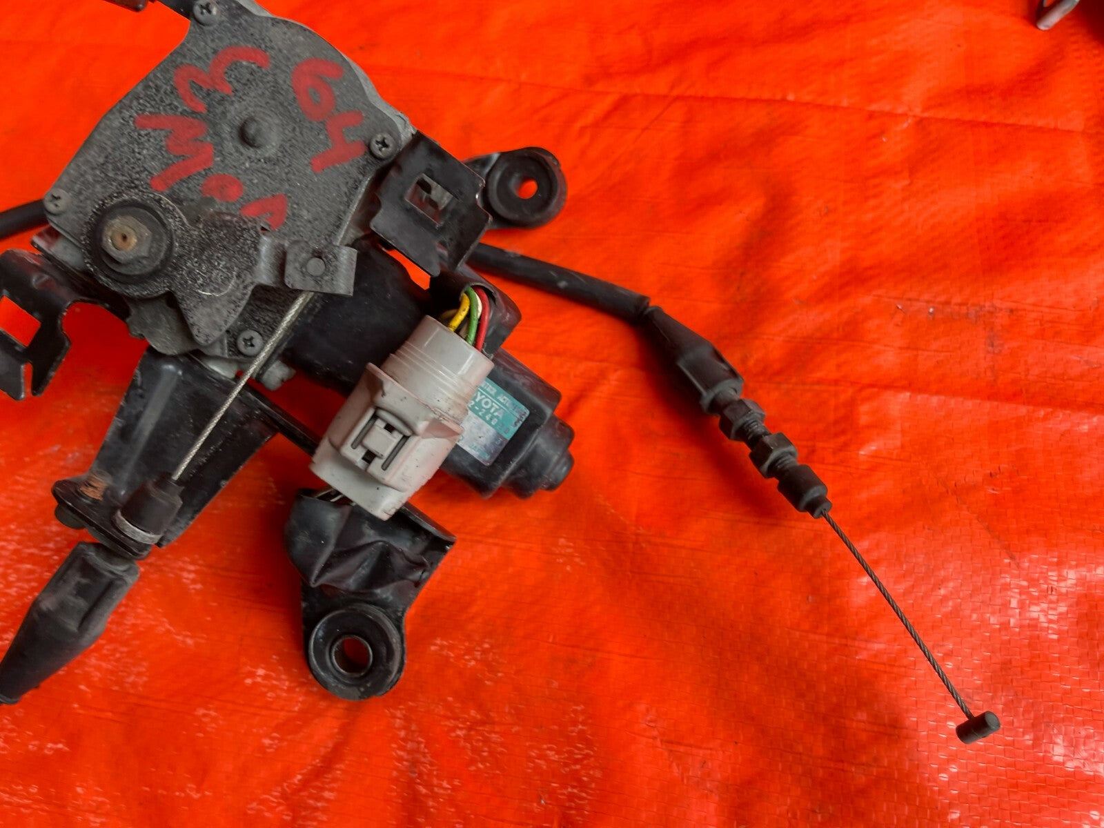 92 96 LEXUS SC300   CRUISE CONTROL MOTOR ACTUATOR W/ CABLE   OEM FACTORY OE #644