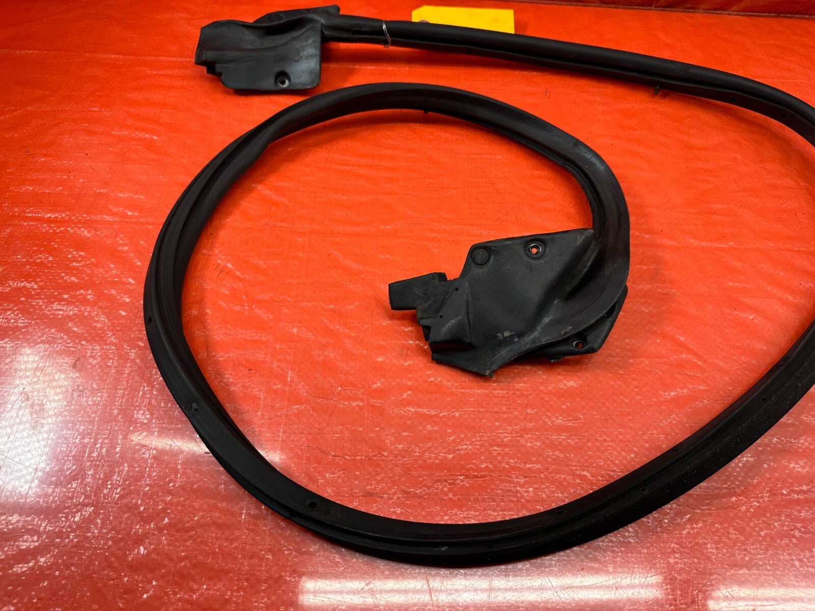 94 01 ACURA INTEGRA SEDAN DRIVER LEFT REAR WEATHER STRIP TRIM SEAL OEM #2294