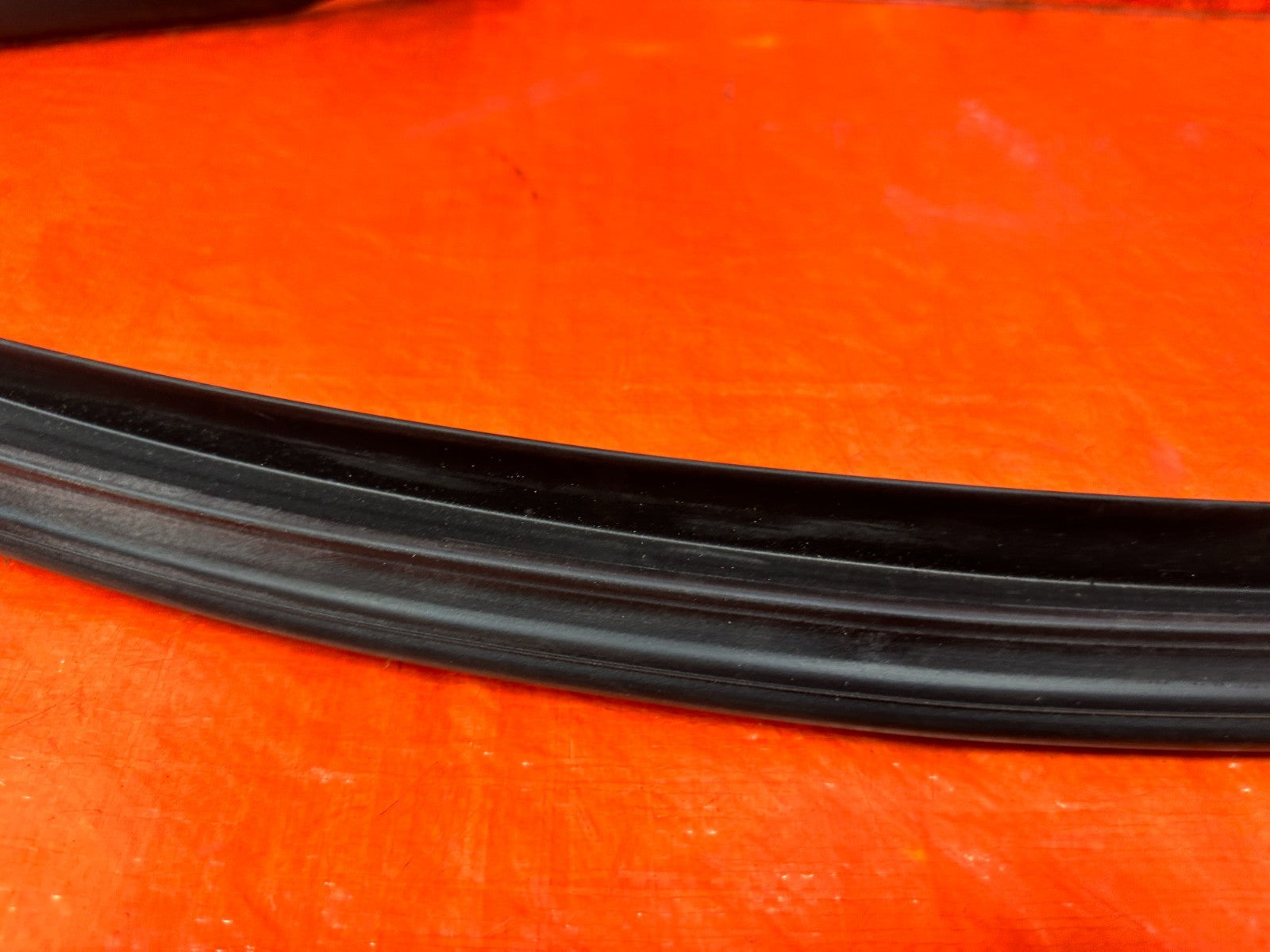 10 16 HYUNDAI GENESIS COUPE   RIGHT DOOR UPPER WEATHER STRIP SEAL OEM #30211