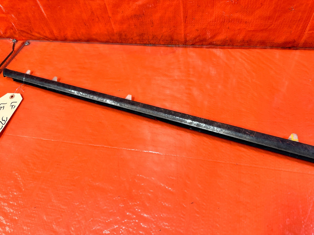 97 01 HONDA PRELUDE   DRIVER LEFT EXTERIOR WINDOW GLASS TRIM   OEM #3238