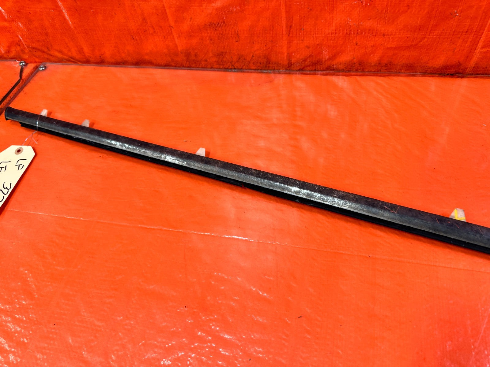 97 01 HONDA PRELUDE   DRIVER LEFT EXTERIOR WINDOW GLASS TRIM   OEM #3238