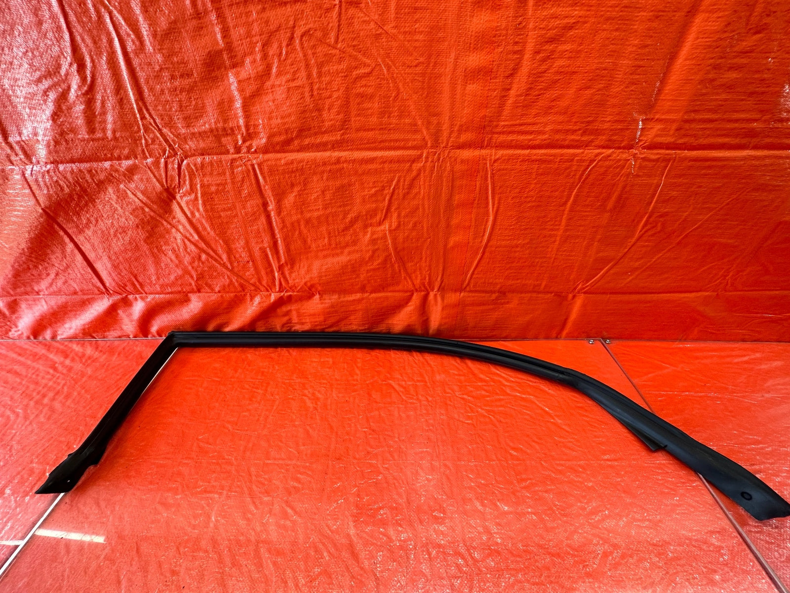 08 15 INFINITI G37 & Q60   2D COUPE   DOOR WEATHER STRIP   UPPER RIGHT OEM #1885