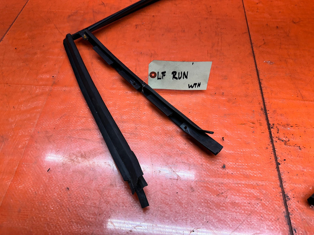 92 96 HONDA PRELUDE LEFT DRIVER WINDOW RUN CHANNEL OEM #3324