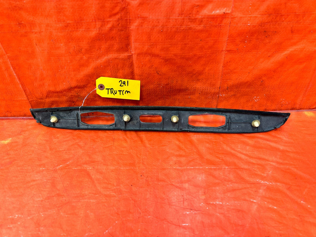 04 08 ACURA TSX   TRUNK LICENSE PLATE LIGHT LAMP ILLUMINATION TRIM   OEM #2917