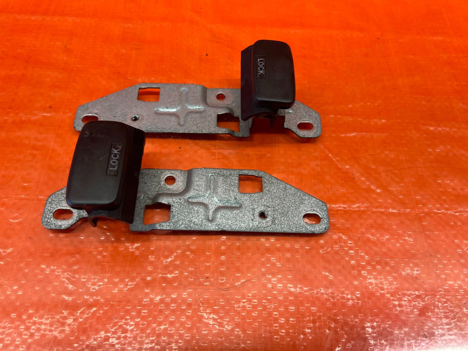 97 01 HONDA PRELUDE   INTERIOR DOOR LOCK KNOB SET LEFT RIGHT KNOBS   OEM #1416