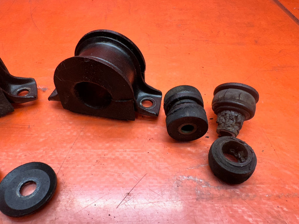 97 01 HONDA PRELUDE 2.2L FRONT SWAY BAR MOUNT BRACKETS & HARDWARE SET OEM #3355