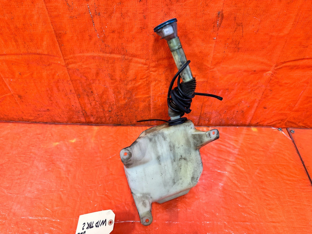 04 08 ACURA TSX   WINDSHIELD WIPER RESERVOIR TANK W/ MOTOR   OEM FACTORY #3225