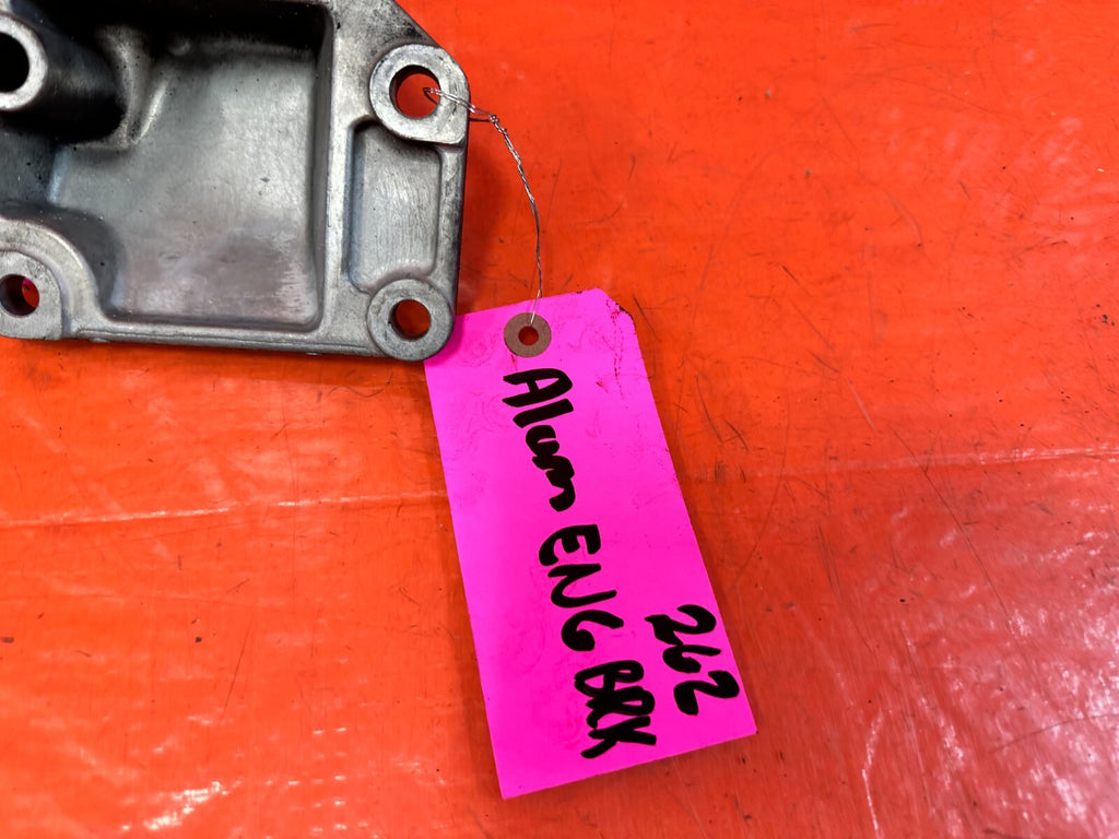 03 09 NISSAN 350Z   LEFT AND RIGHT ALUMINUM ENGINE BLOCK BRACKETS   OEM #26212