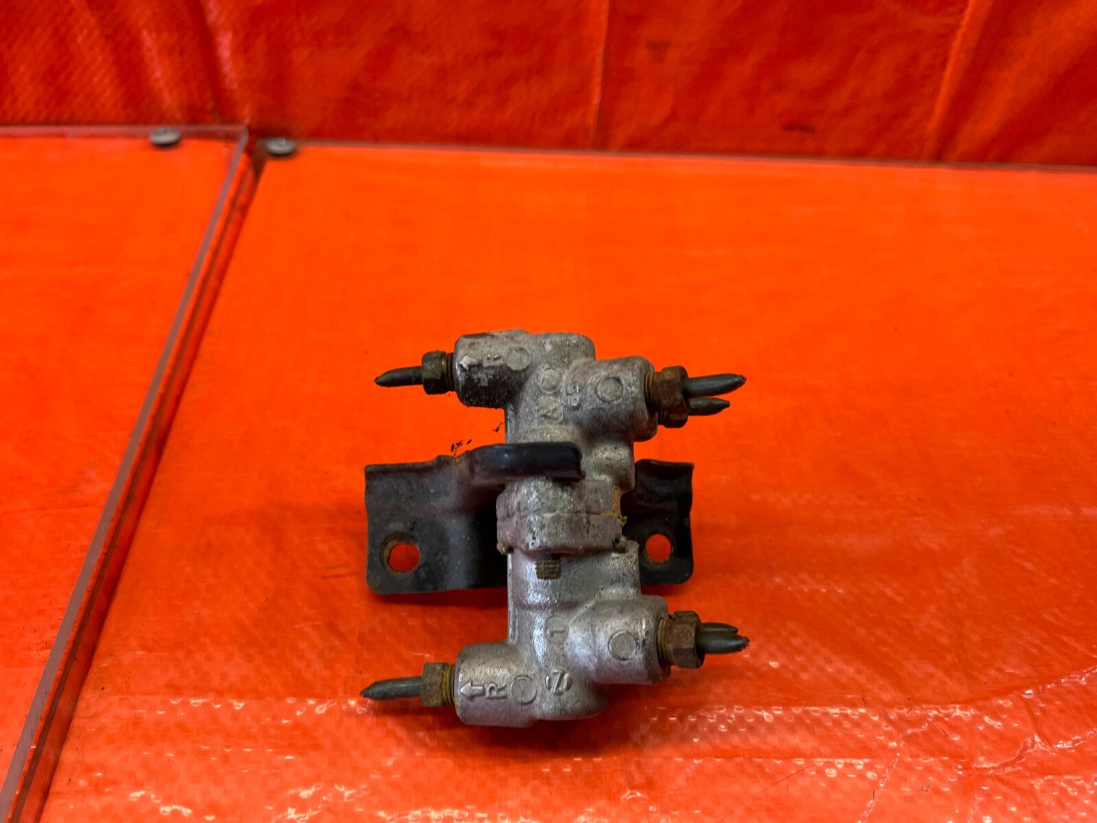 90 91 HONDA CRX DX HF   BRAKE PROPORTIONING VALVE PROP VALVE   OEM FACTORY #1574