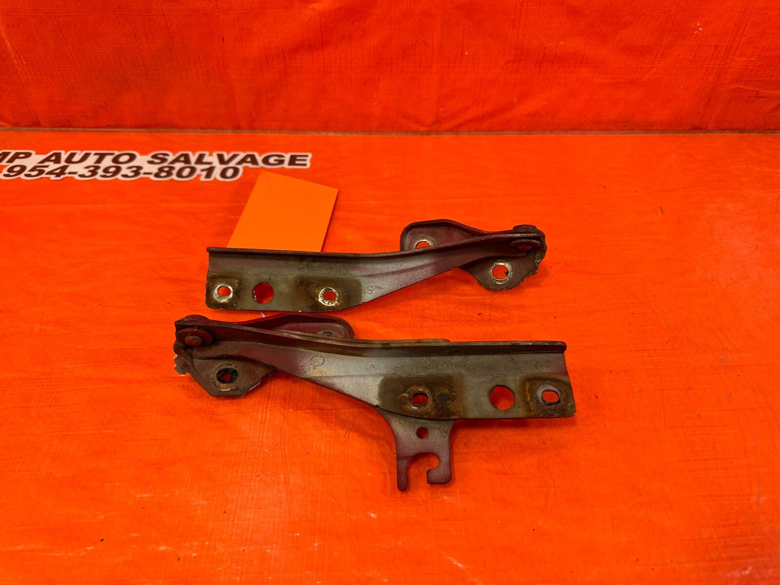 93 95 HONDA DEL SOL   HOOD HINGE SET   LEFT AND RIGHT HINGES   OEM #2568