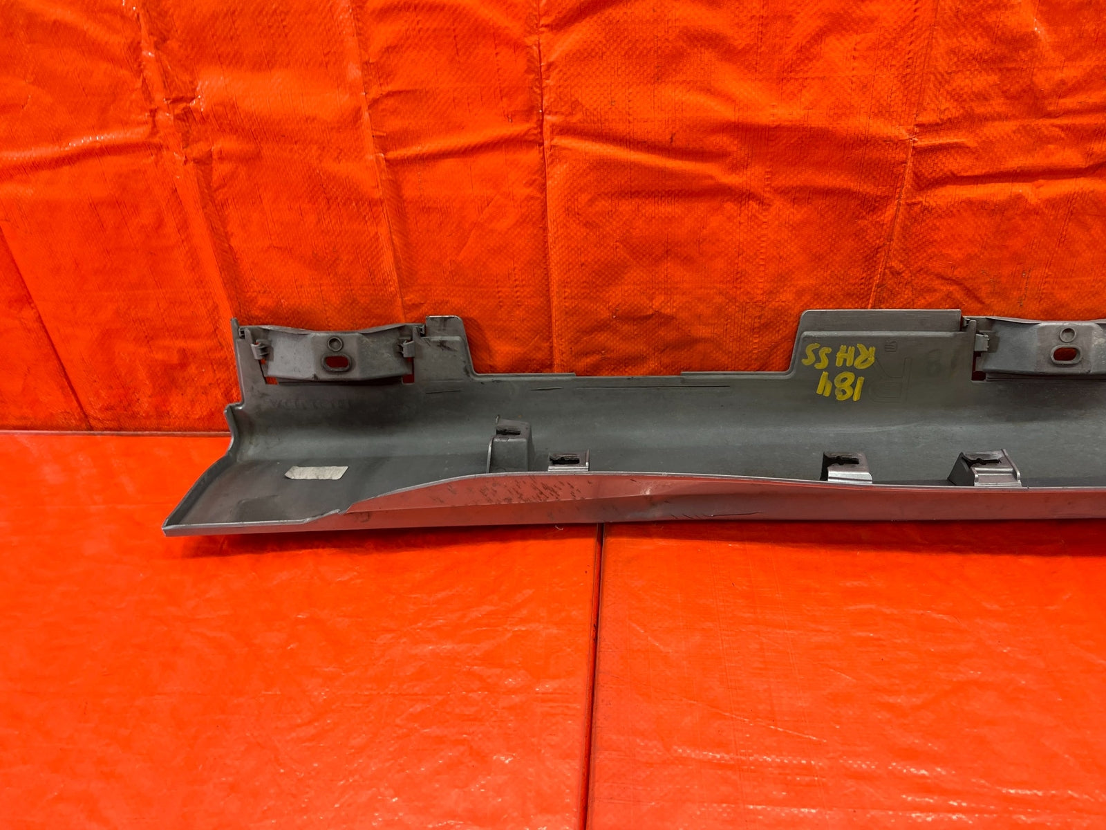 18 21 HONDA ACCORD SPORT   SIDE SKIRT ROCKER MOLDING TRIM RIGHT SIDE   OEM #18422