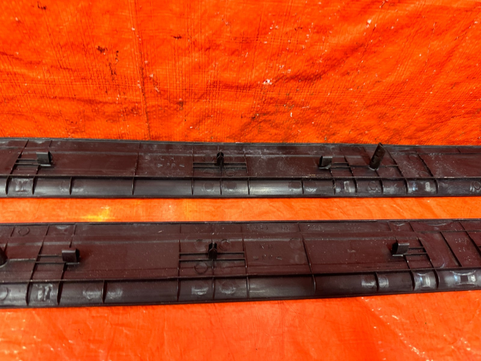 09 11 MAZDA RX8 RX 8   LEFT AND RIGHT FLOOR PILLARS SCUFF PLATE SET   OEM 303 19