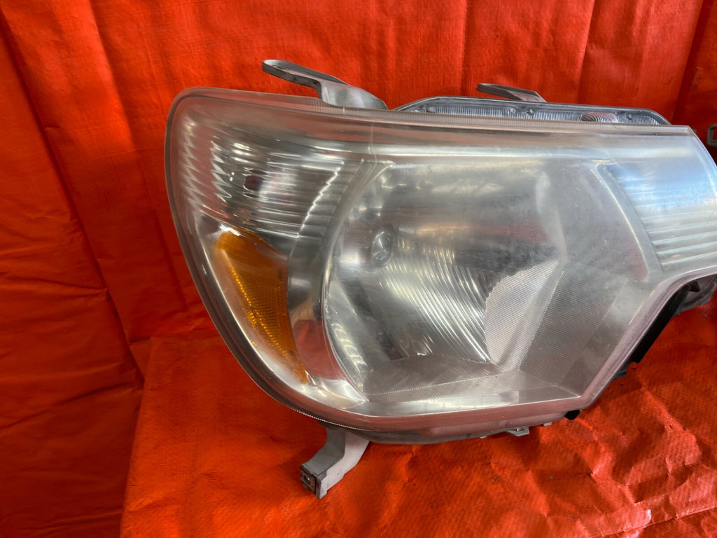 12 15 TOYOTA TACOMA   HEADLIGHT SET   HEADLIGHTS LEFT RIGHT 1 OEM 1 AFTERMARKET8