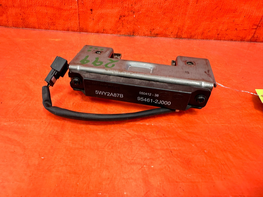 10 16 HYUNDAI GENESIS COUPE   SMART KEY ANTENNA   PART # 95461 2J000   OEM #2991
