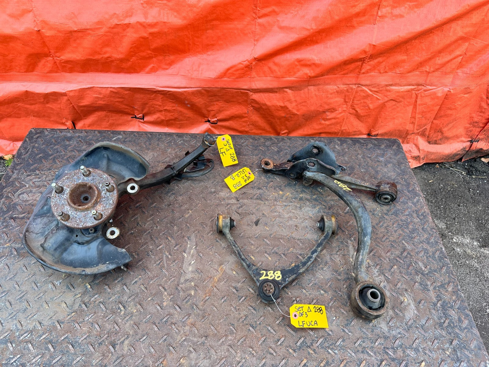 02 10 LEXUS SC430   DRIVER LEFT FRONT SPINDLE KNUCKLE HUB W/ ARMS OEM #2880