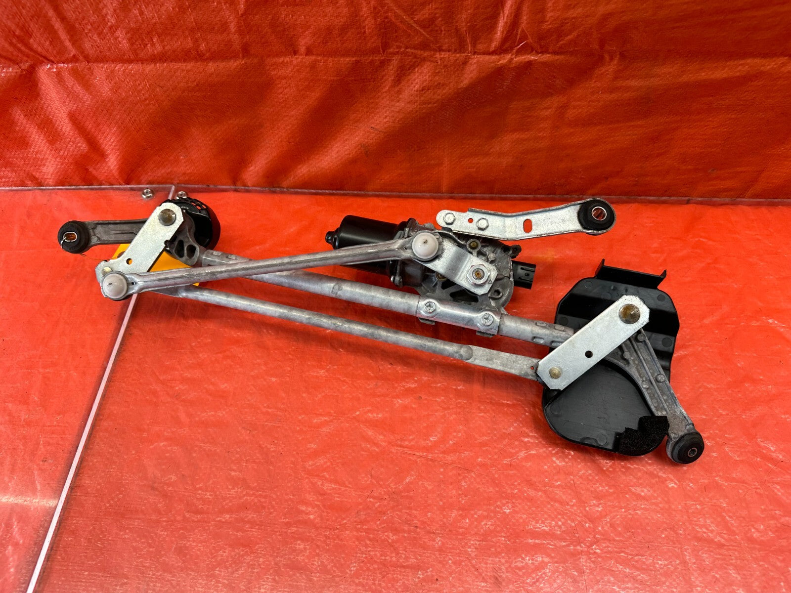 14 20 INFINITI Q50 & 17 20 Q60   WINDSHIELD WIPER MOTOR W/ LINKAGE   OEM #2225