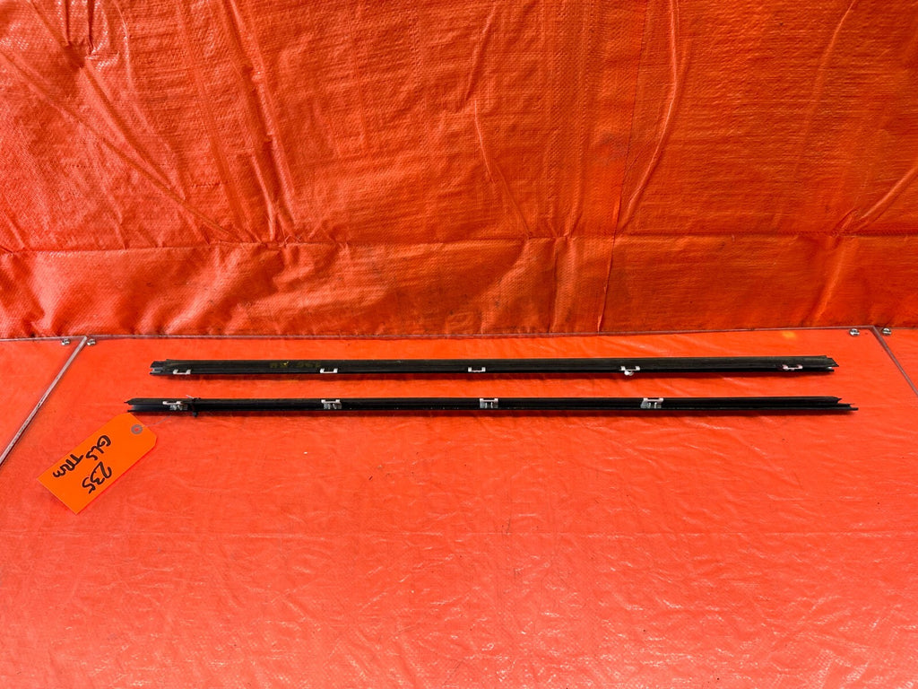 92 93 HONDA CIVIC COUPE HATCH EXTERIOR DOOR WINDOW GLASS TRIM SET LEFT RIGHT 23510