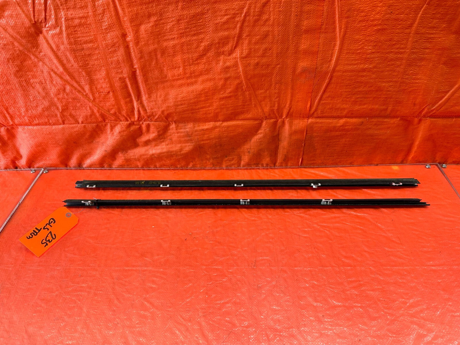 92 93 HONDA CIVIC COUPE HATCH EXTERIOR DOOR WINDOW GLASS TRIM SET LEFT RIGHT 23510