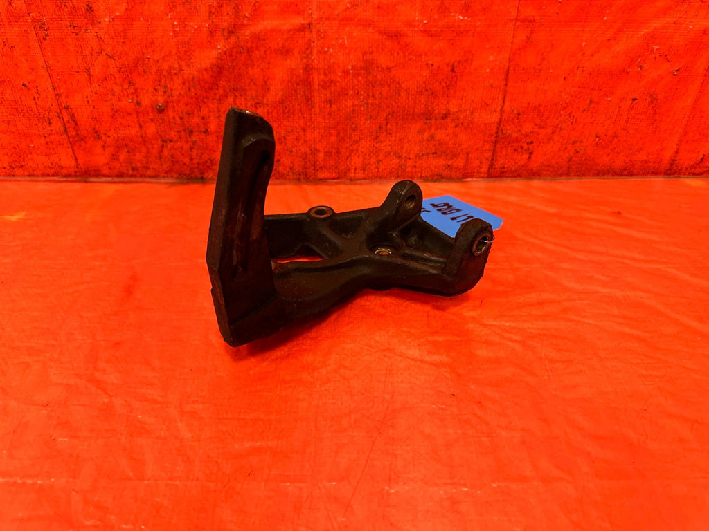 93 01 HONDA PRELUDE   H22 ENGINE MODELS ONLY   ALTERNATOR BRACKET   OEM #3232