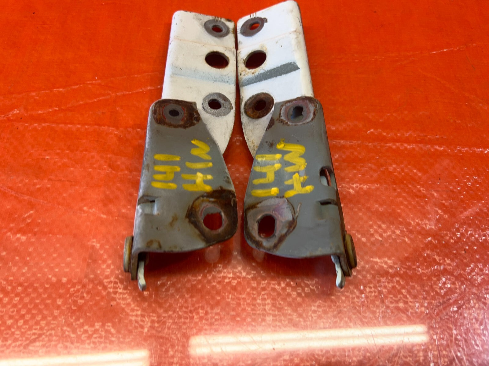 97 01 HONDA PRELUDE   HOOD HINGE SET   LEFT AND RIGHT HINGES   OEM FACTORY #1417