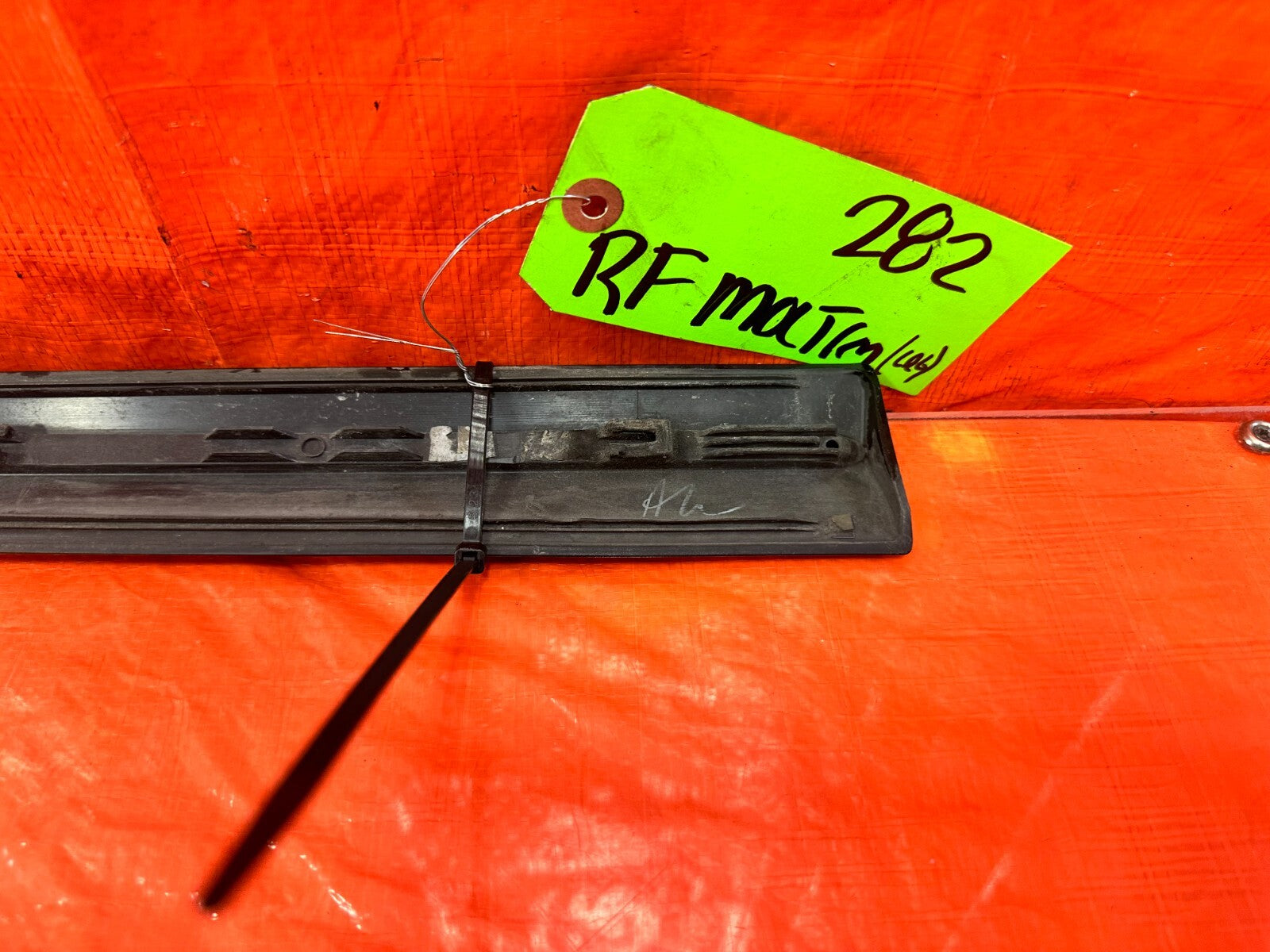 06 11 HONDA CIVIC SI 4D SEDAN   DOOR MOLDING IMPACT STRIP RIGHT FRONT OEM #2826