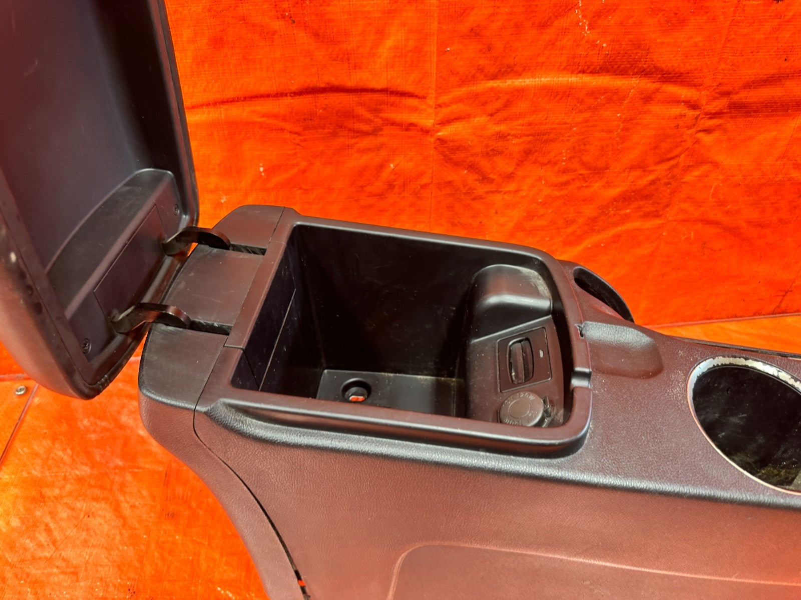 13 16 HYUNDAI GENESIS COUPE   ARM REST / CENTER CONSOLE STORAGE   OEM #2995