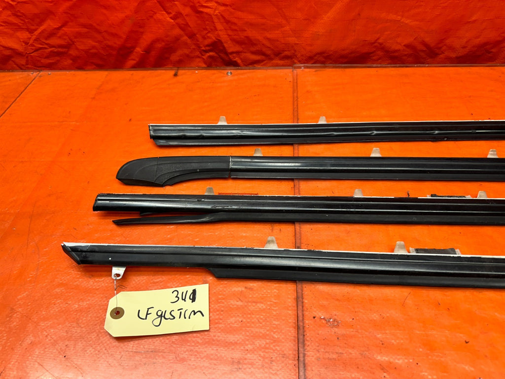 94-01 ACURA INTEGRA 4D 1.8L DOOR WINDOW GLASS TRIM DRIP RETAINER SET OF 4 #34114