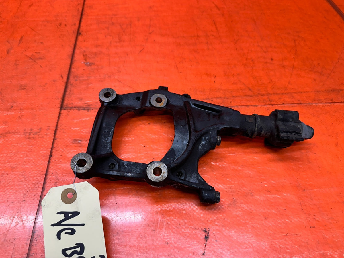 1992-1995 HONDA CIVIC 1.5L 1.6L AC COMPRESSOR MOUNT BRACKET OEM #3486