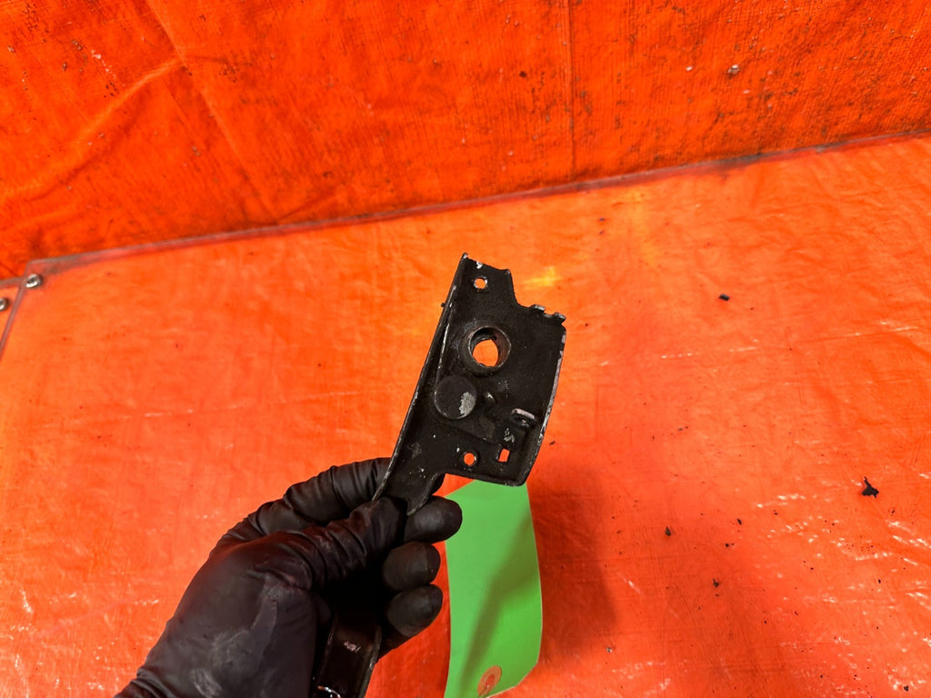 90 91 HONDA CIVIC HATCHBACK   HOOD LATCH LOCKING MECHANISM LOCK   OEM 3172