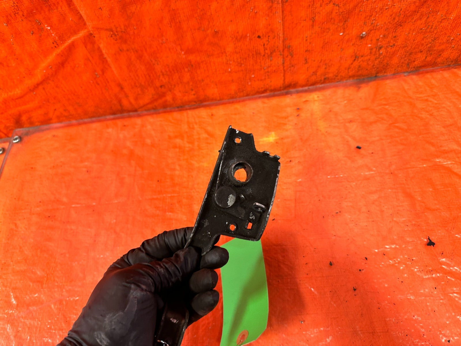 90 91 HONDA CIVIC HATCHBACK   HOOD LATCH LOCKING MECHANISM LOCK   OEM 3172