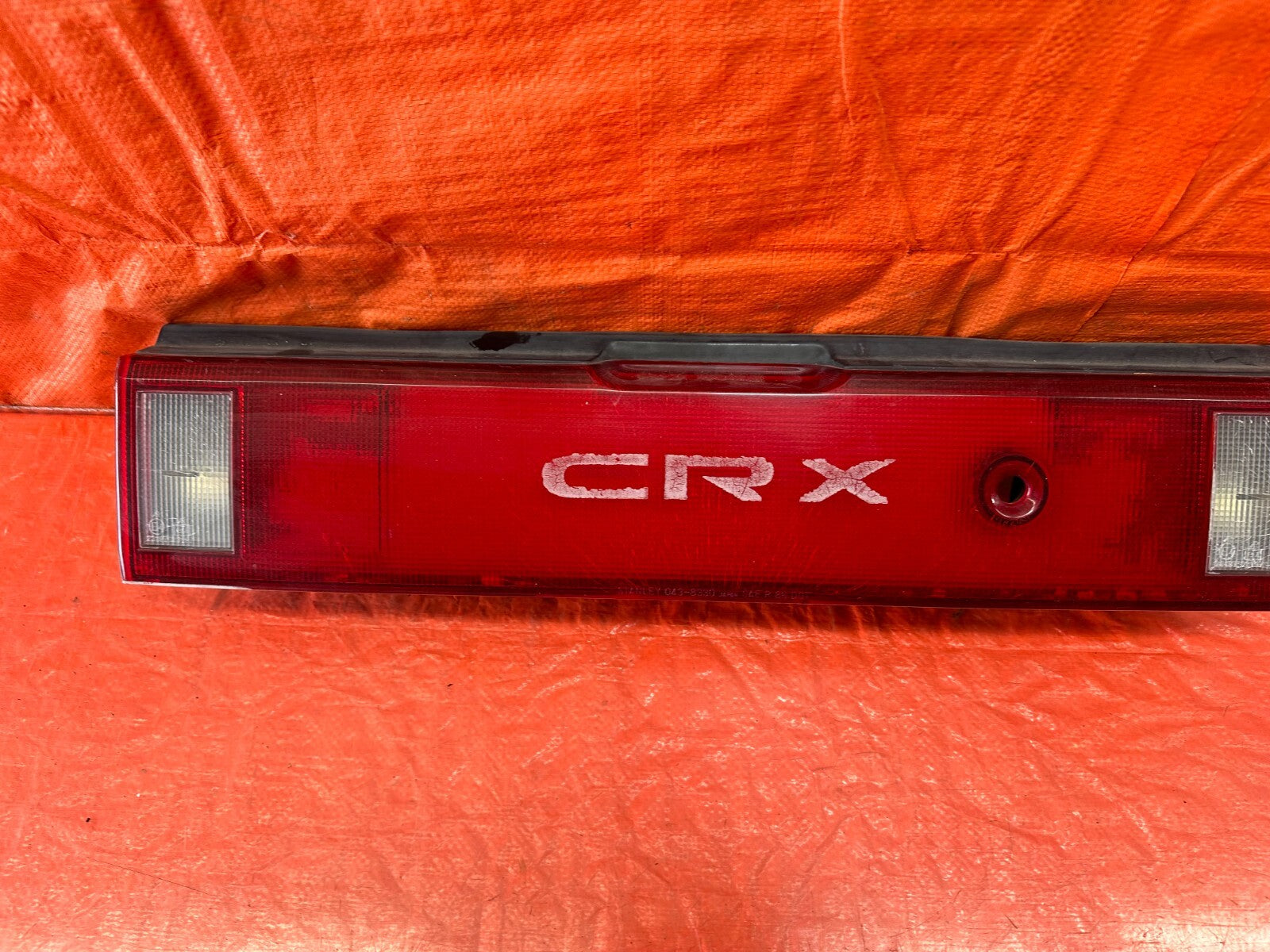 88 89 HONDA CRX   CENTER TAIL LIGHT MIDDLE TAIL LAMP   OEM FACTORY #243 14