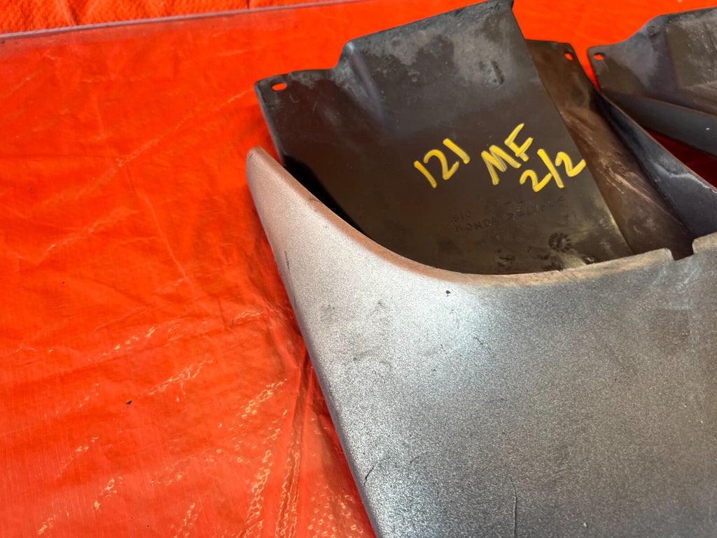97 01 HONDA CR V CRV   REAR   LEFT & RIGHT   MUD FLAP SET FLAPS OEM FACTORY #1219