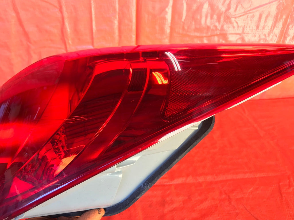 OEM 2012 2013 2014 HYUNDAI SONATA PASSENGER RIGHT OUTER TAIL LIGHT LAMP R RH .,5