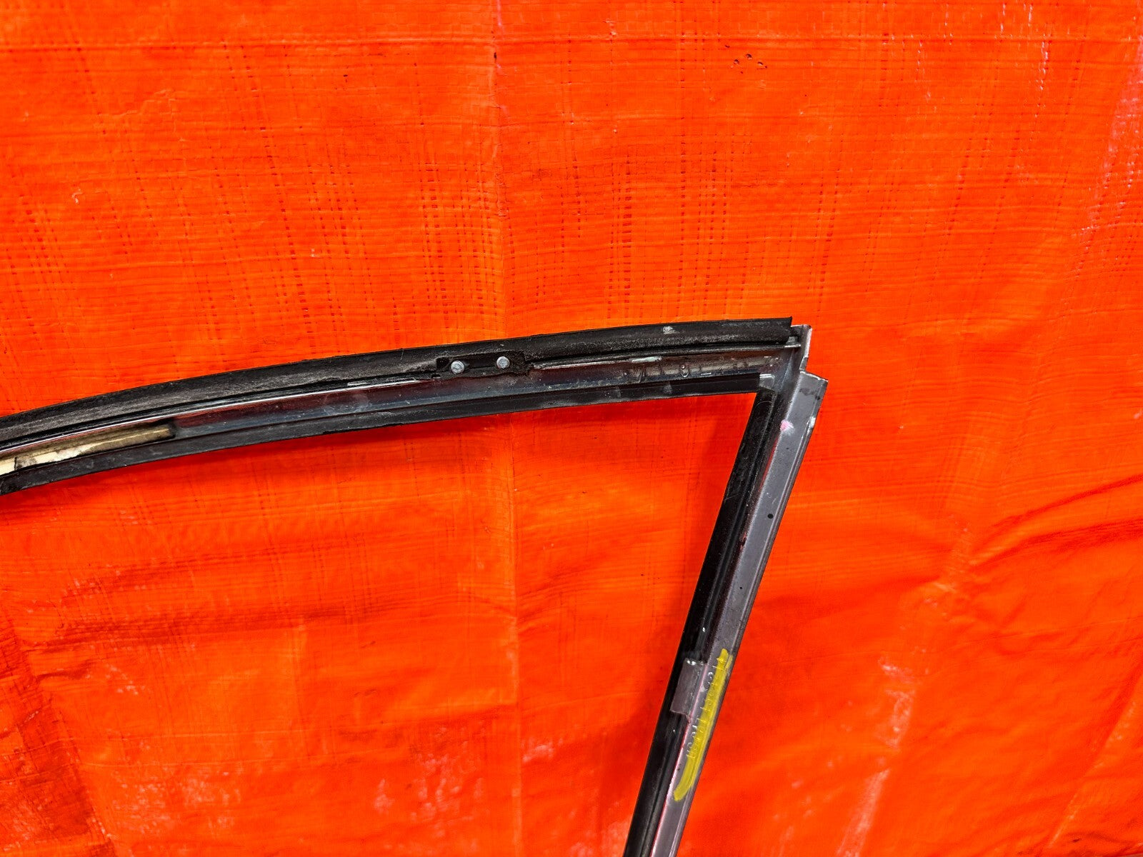 92 00 LEXUS SC300   DRIVER LEFT REAR QUARTER GLASS TRIM   OEM FACTORY #27611