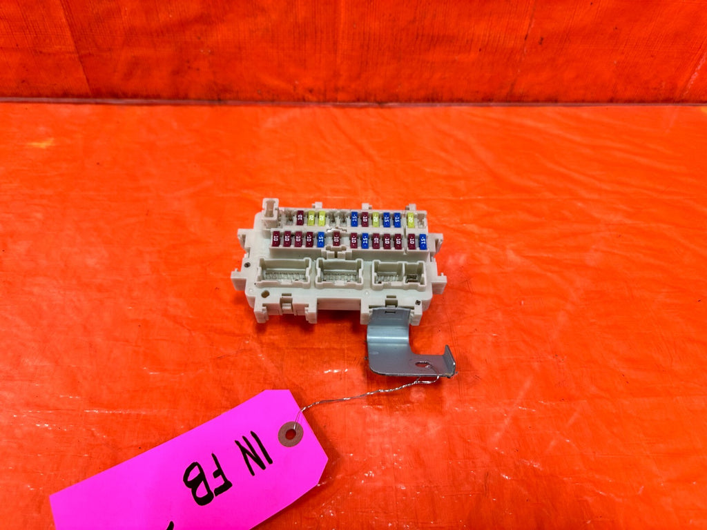 11 15 INFINITI G37 COUPE & CONVERTIBLE INTERIOR CABIN UNDER DASH FUSE BOX PANEL1