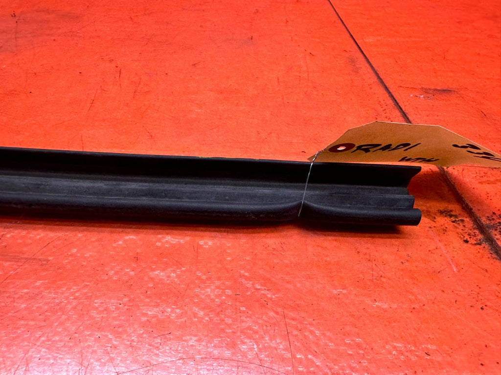 13 15 HONDA CIVIC SI 4D FRONT RADIATOR CORE SUPPORT LOWER WEATHERSTRIP OEM 33410
