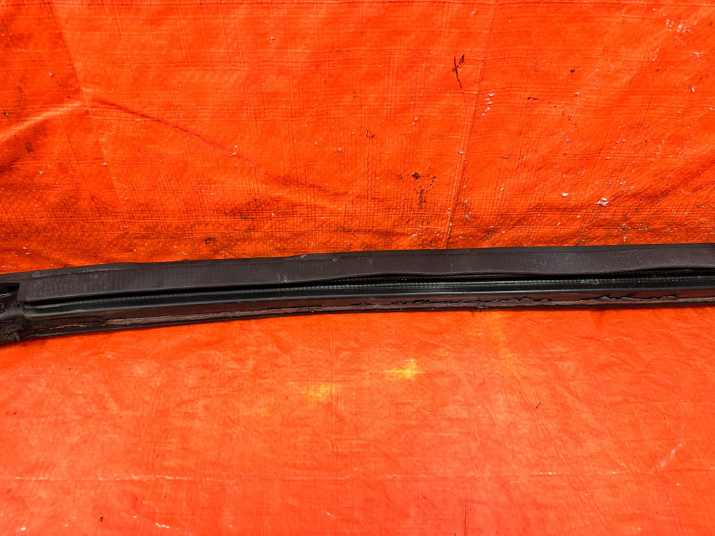 INFINITI G37 CONVERTIBLE REAR CONVERTIBLE TOP WEATHER STRIP RUBBER GASKET 310 32