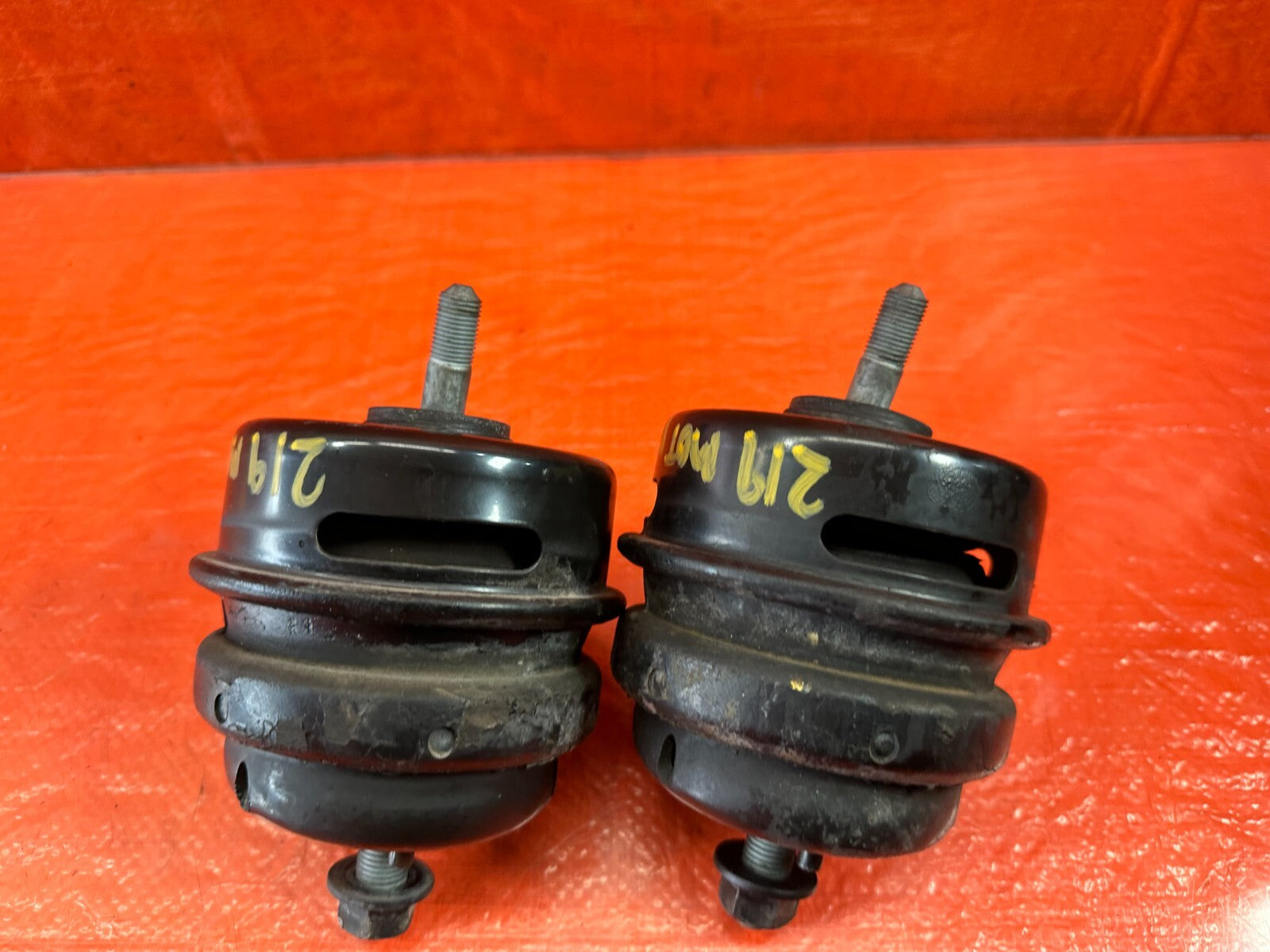 10 16 HYUNDAI GENESIS COUPE 3.8L AT   LEFT AND RIGHT ENGINE MOUNTS MOTOR MOUNTS5