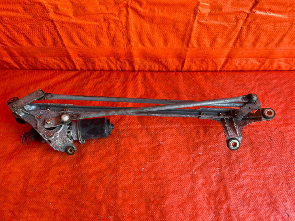 97 01 HONDA CR V CRV FRONT WINDSHIELD WIPER MOTOR W/ LINKAGE COMPLETE OEM #678