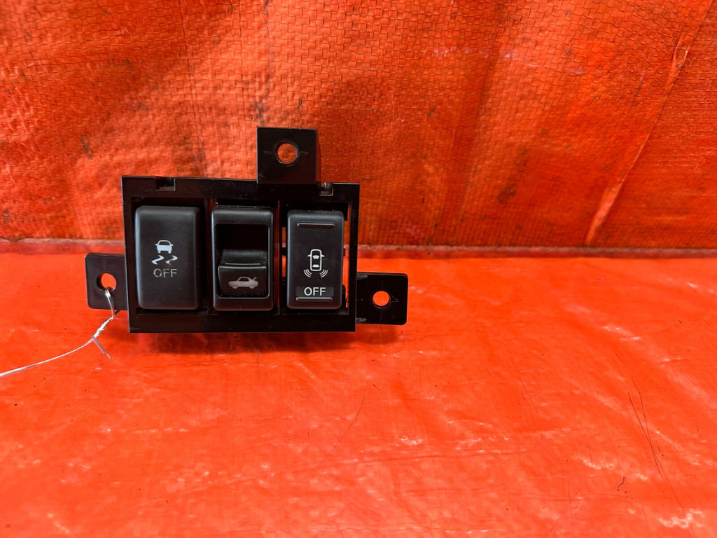 2012 12 INFINITI G37 SEDAN   TRACTION CONTROL TRUNK SENSOR SWITCH   OEM #2382