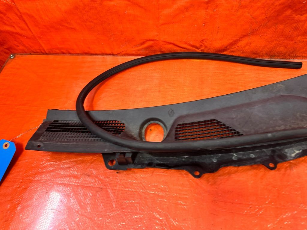 08 15 INFINITI G37 & Q60   2D COUPE   WIPER COWL TRIM   LEFT SIDE   OEM #3296