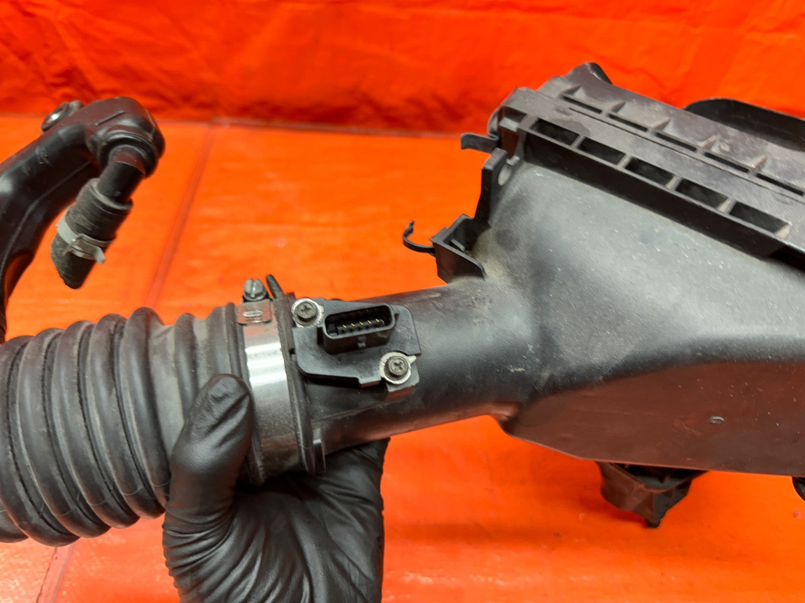 14-15 INFINITI Q50 4D 3.7L VQ37VHR RIGHT PASSENGER AIR INTAKE BOX TUBE OEM #Q509