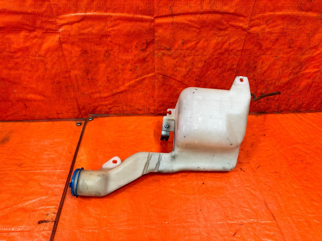 90 91 HONDA CIVIC HATCHBACK   WINDSHIELD WIPER RESERVOIR TANK W/ MOTOR OEM 3253