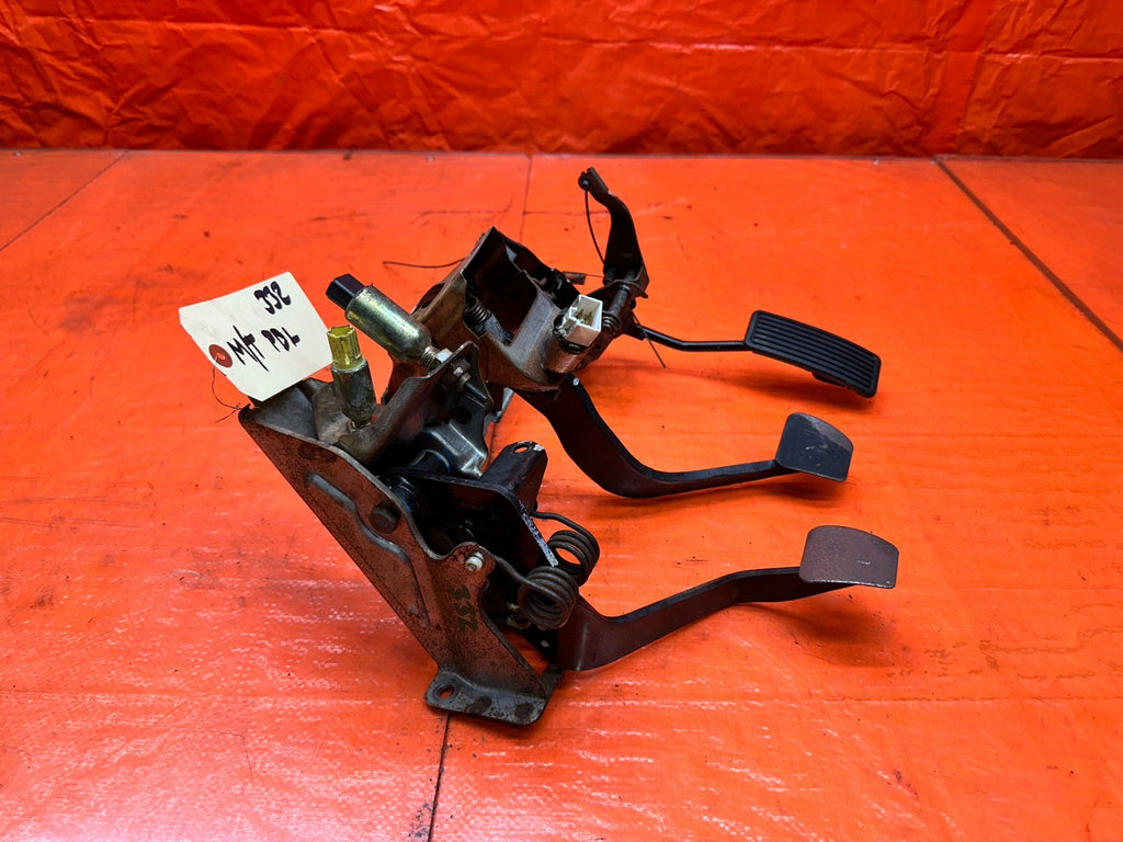 92 96 HONDA PRELUDE MT MANUAL CLUTCH BRAKE GAS PEDALS OEM #33210